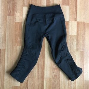 Lululemon Flow & Go crops